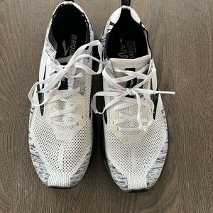 Brooks Levitate 4, EUC 👟